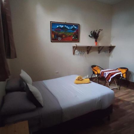 La Casa Colorada Hostel San Benito Bagian luar foto