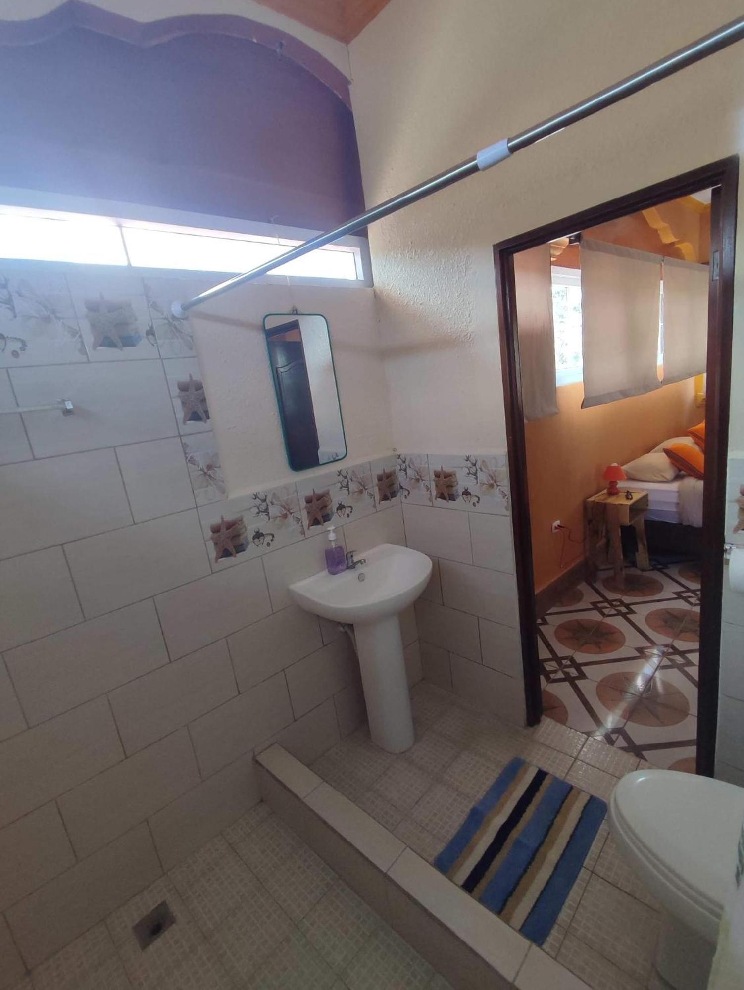La Casa Colorada Hostel San Benito Bagian luar foto